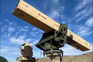 Amerikietiškas „vampyras“ prieš rusų „Šachedą“: Ukrainoje debiutavo galinga amerikietiška sistema