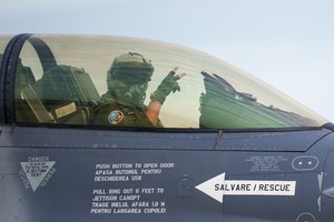 Du trečdaliai NATO šalių 2024 m. įgyvendins tikslą skirti gynybai 2 proc. savo BVP