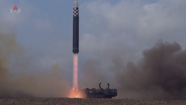 Agresyvesnę Kim Jong Uno retoriką lydi veiksmai: Šiaurės Korėja paleido kelias sparnuotąsias raketas