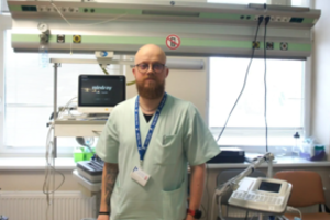 Šiaulių ligoninės slaugytojas Darius pastebi: vyrą vietoj „sesutės“ pamatę pacientai nustemba