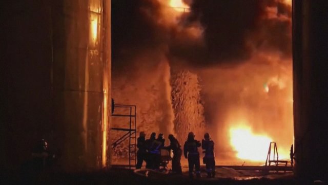 Užfiksuota: Rusijos Kursko sritį sudrebino sprogimai ir didžiulis gaisras naftos bazėje