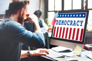 Tyrimas: demokratijos būklė pasaulyje blogėja