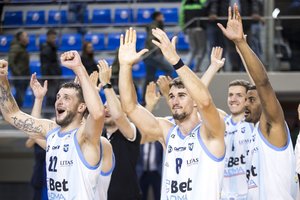 Jonava atsisveikino du dviem jaunais krepšininkais