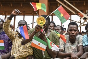 Burkina Fasas, Malis ir Nigeris svarsto jungtis į konfederaciją