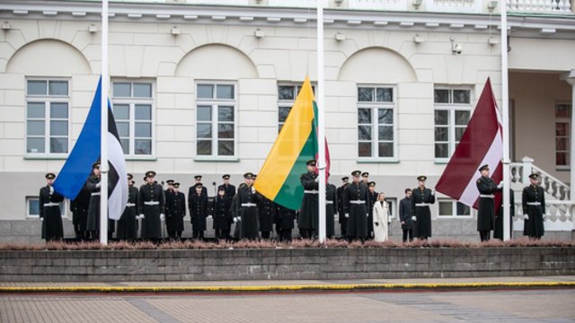 Vilniuje iškeltos Baltijos valstybių vėliavos: ceremoniją vainikavo iškilmingas G. Nausėdos sveikinimas