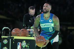 NBA „Visų žvaigždžių“ savaitgalyje tritaškių karaliumi ir vėl tapo D. Lillardas