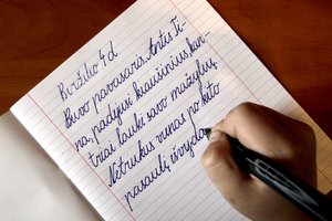 ŠMSM sulaukė savivaldos siūlymų dėl tautinių mažumų ugdymo: ragina daugiau dalykų mokyti lietuvių kalba