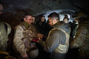 Vengrija neblokuos 13-ojo sankcijų Rusijai paketo, rusai aviacinėmis bombomis apšaudė Charkovo sritį