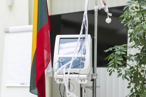 Santaros Neonatologijos centrui padovanota moderni įranga padės mažiesiems įkvėpti pirmuosius oro gurkšnius