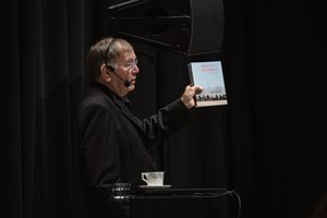 Kodėl jūs, architektai, nesidomite žmonėmis? Šis žmonos klausimas pakeitė legendinio kūrėjo likimą