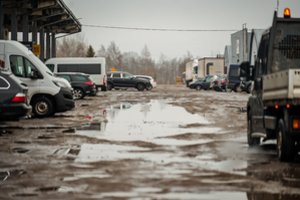 Garsiųjų Panevėžio prekybos bazių aikštelė remonto gali nesulaukti: savininkai neranda sprendimo