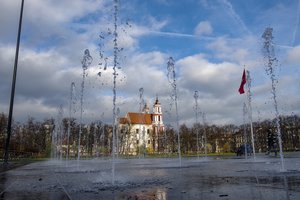 Vykstant solidarumo su Ukraina koncertui, Lukiškių aikštėje ir jos prieigose numatomi eismo ribojimai