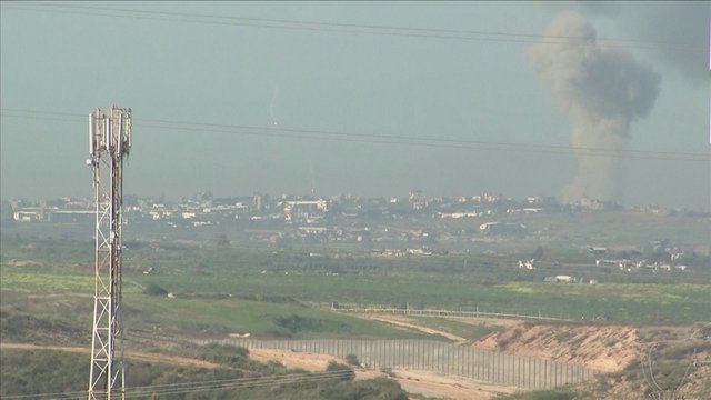 Atsakas į JAV JT Saugumo Tarybos rezoliucijos dėl paliaubų vetavimą: Gazos Ruožą užtemdė dūmų debesis