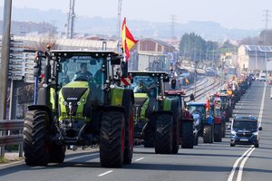 Ūkininkai sukilo: per žemyną ritasi naujų protestų banga
