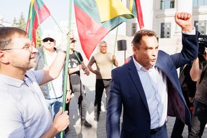 Prokuratūra nutraukė tyrimą dėl trukdymo LGBTQ+ mitingui šalia M. Mažvydo bibliotekos