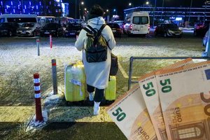 Jei keliaujate lėktuvu, turite tai žinoti: patarė atkreipti dėmesį į svarbų niuansą – tai gali jums padėti sutaupyti nemažai pinigų