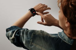Laikrodis „Redmi Watch 4“ – didelis ir ryškus ekranas, metalinis korpusas, daugybė praktiškų funkcijų