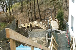 Paprastas laiptų remontas sujudino kauniečius – kam reikalingi tie mediniai?