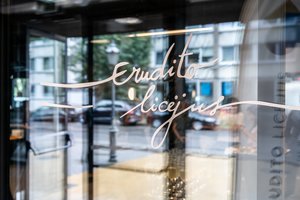 Iš noro augti sukūrė Šeštadieninę mokyklą – vietą, kur mokymosi įrankiu virsta ir pasakos