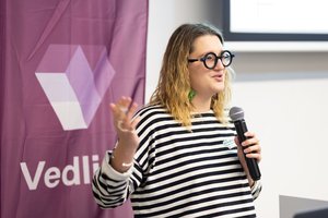 Lengviau skaityti ir rašyti: lektorė pataria mokytojams, kaip padėti vaikams mokytis su kompiuteriu