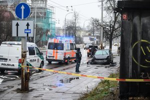 Prieš jūsų akis įvyko avarija? Ar žinote, kokius veiksmus atlikti pirmiausia?