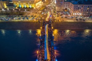 Minimos antrosios Rusijos karo Ukrainoje metinės: Vilniuje – paramos eisena bei koncertai