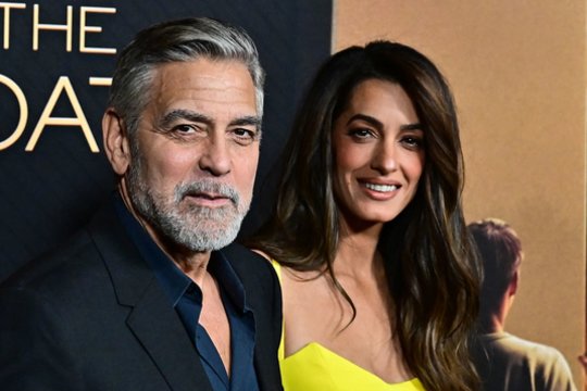  George'as ir Amal Clooney.