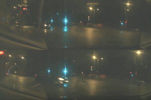 Pavežėjai siaučia: dideliu greičiu lėkė per raudoną ir vos nekliudė kito automobilio 