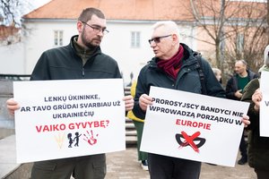 Prie Lenkijos ambasados – protestas: piktinasi ūkininkų blokada pasienyje