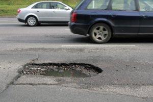 Suskaičiavo, kiek pinigų reikia, kad Lietuvos keliai grįžtų į patenkinamą būseną