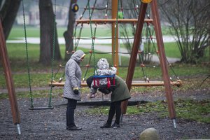 Siūlo koreguoti piniginės socialinės paramos teikimą: štai kurias šeimas tai paliestų