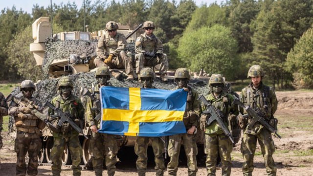 Atsakė, kodėl užtruko Švedijos priėmimas į NATO: prakalbo apie Vengrijos simpatijas Kremliui