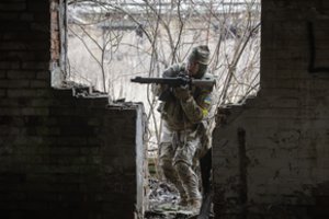 Sėkminga ataka Donecko srityje: gynėjai atkovojo miestą, likviduota per 100 okupantų