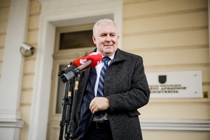 A. Anušauskas tęsia netiesioginius debatus su B. Hogesu: suveikė antraštės efektas