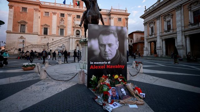 Siekiant palaidoti A. Navalną – problemos dėl šarvojimo salės: artimieji prašo pagalbos