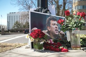 Ambasadoriai Maskvoje pagerbė nužudyto politiko B. Nemcovo atminimą