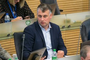 A. Tapinas atskleidė labiausiai Seimo sandėlį ištuštinusį Seimo narį: susirinko gėrybių už beveik 29 tūkst. eurų