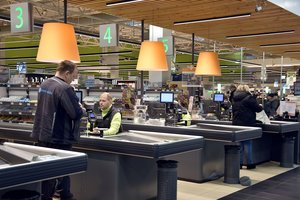 „Norfos“ tinklas vėl pranoko konkurentų algas