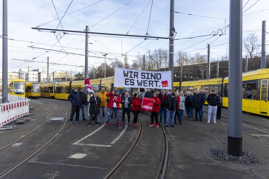 Ketvirtadienio rytą daugybėje Vokietijos žemių prasidėjo dviejų dienų trukmės viešojo transporto darbuotojų streikas.