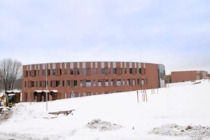 Užsukęs į baigiamą statyti mokyklą Klaipėdos meras neteko žado: tiesiog baisu – tiek daug broko 