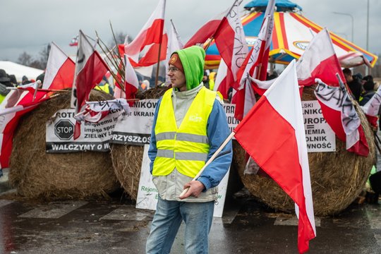 Lenkijos ūkininkai nuo penktadienio pradeda blokuoti kelią tarp Kalvarijos ir Lenkijos Suvalkų apskrities Budzisko kaimo.
