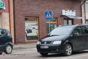 Šią savaitę pareigūnai fiksavo kalbančius telefonu ir vairuojančius: galite ieškoti, ar šioje galerijoje nėra jūsų