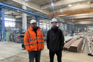 Pradėję nuo garažo, draugai dabar turi visą cechą: lietuvių gaminiai atsidūrė ir kinų krabų gaudymo laive