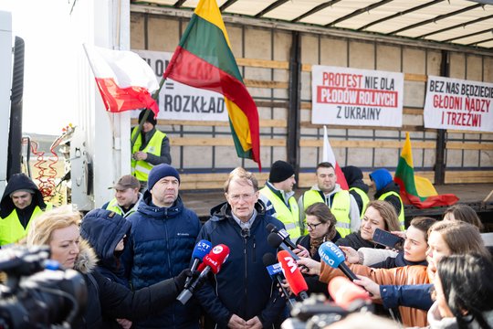 Lenkijos ūkininkai nuo kovo 1 d. pradeda blokuoti Lietuvos ir Lenkijos pasienyje.<br>Ž.Gedvilo (ELTA) nuotr.