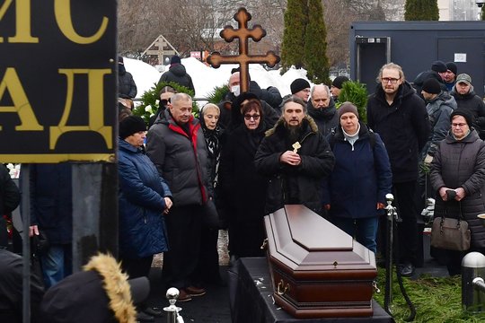 A. Navalno laidotuvės.