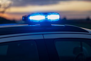 Lenkijoje automobilis dideliu greičiu rėžėsi į žmones, ėjusius per pėsčiųjų perėją