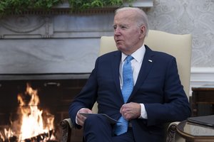 J. Bidenas paskelbė apie JAV pagalbos gabenimą į Gazos Ruožą oru