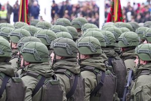 Pernai dėl karinės prievolės vengimo administracines baudas gavo per 14 tūkst. jaunuolių