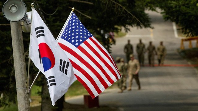 JAV ir Pietų Korėja pradėjo plataus masto karines pratybas: siekis – atgrasyti Šiaurės Korėją