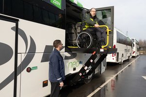 Tokios dienos laukė jau seniai: gatvėse – 10 keleiviams su specialiaisiais poreikiais pritaikytų autobusų